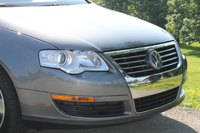 2008 Volkswagen Passat 4x4 LTZ