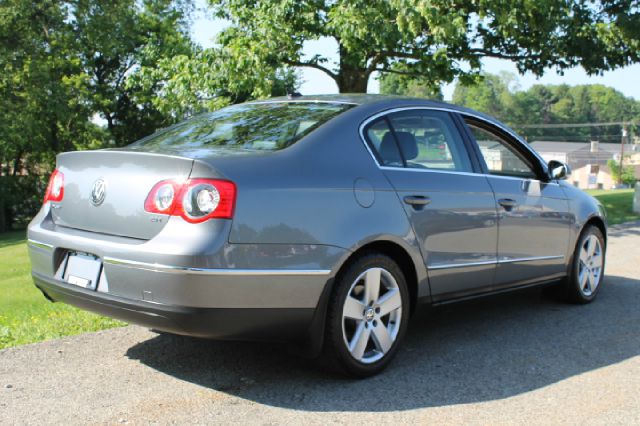 2008 Volkswagen Passat 4x4 LTZ