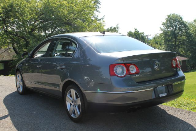 2008 Volkswagen Passat 4x4 LTZ