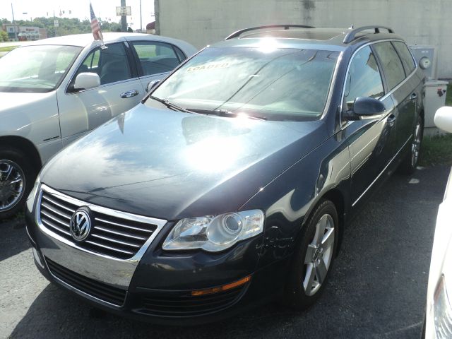 2008 Volkswagen Passat 4x4 LTZ