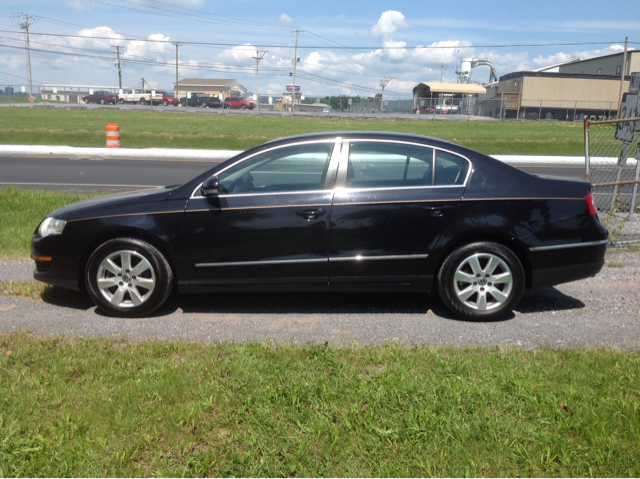 2008 Volkswagen Passat Series 4