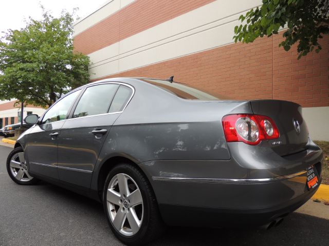 2008 Volkswagen Passat 4x4 LTZ