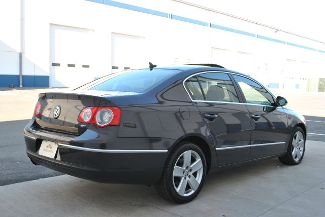 2008 Volkswagen Passat Srt-4 6Spd