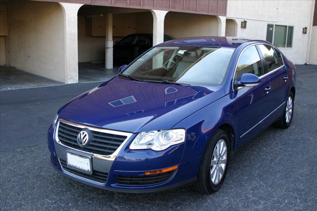 2008 Volkswagen Passat Series 4