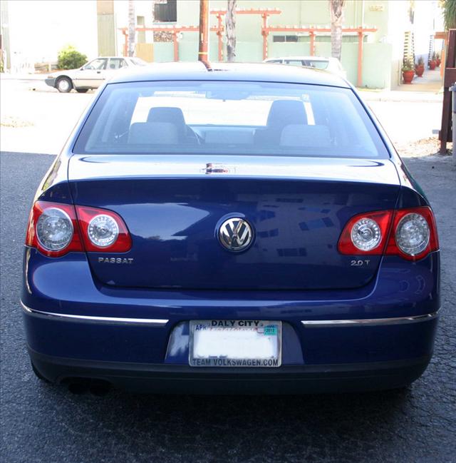 2008 Volkswagen Passat Series 4