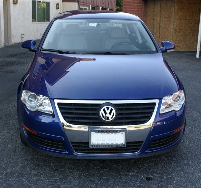 2008 Volkswagen Passat Series 4