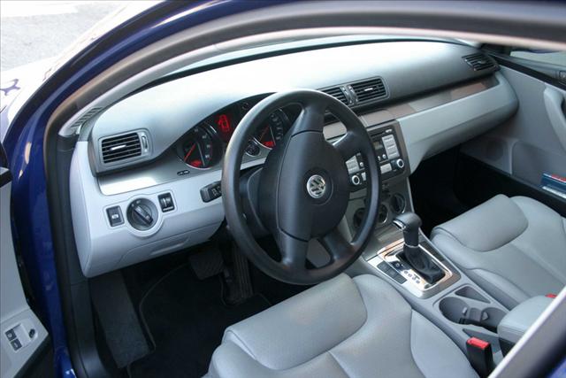 2008 Volkswagen Passat Series 4