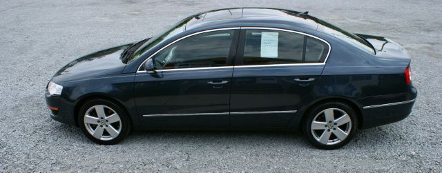 2008 Volkswagen Passat 4x4 LTZ