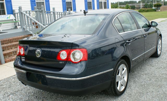 2008 Volkswagen Passat 4x4 LTZ