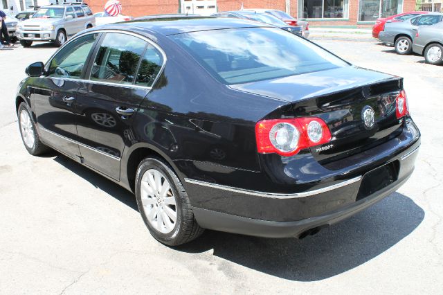 2008 Volkswagen Passat Series 4