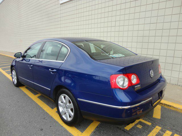 2008 Volkswagen Passat W/ CD, MP3, And Auxiliary Audio Jack