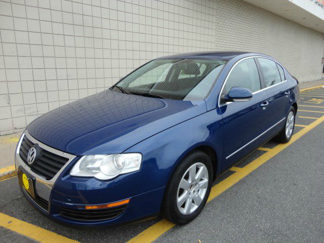 2008 Volkswagen Passat W/ CD, MP3, And Auxiliary Audio Jack