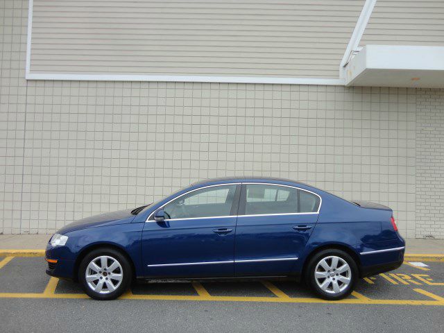 2008 Volkswagen Passat W/ CD, MP3, And Auxiliary Audio Jack