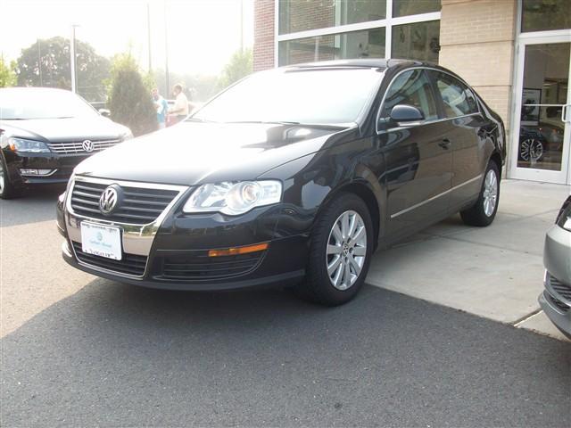 2008 Volkswagen Passat Series 4