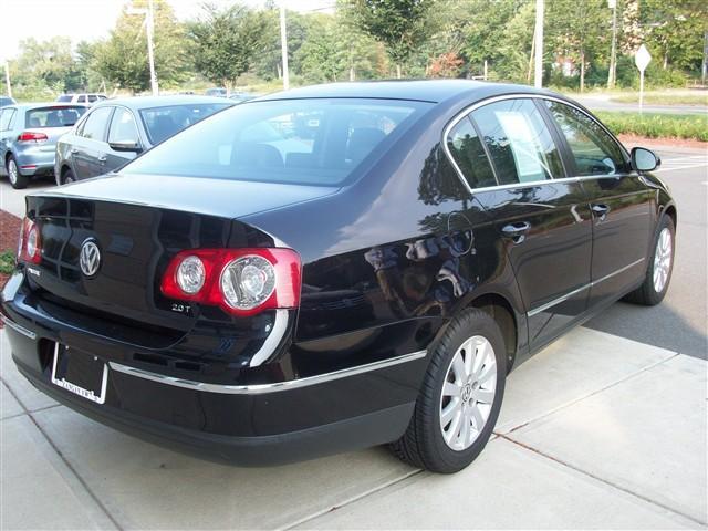 2008 Volkswagen Passat Series 4