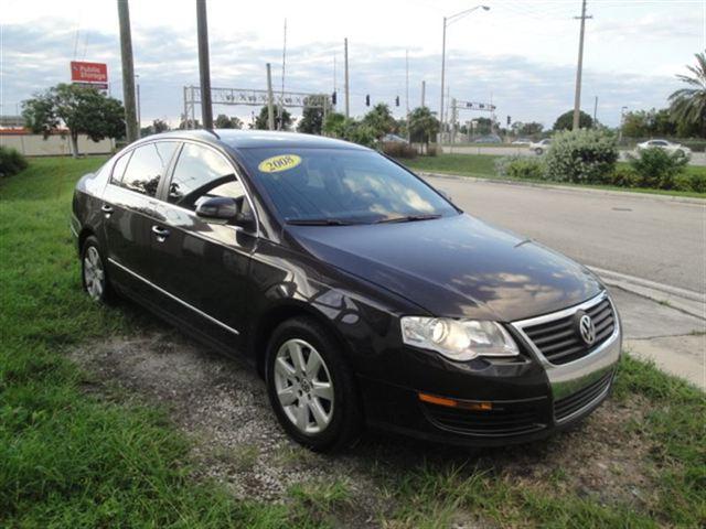 2008 Volkswagen Passat 4dr LX Auto 4WD 4x4 SUV