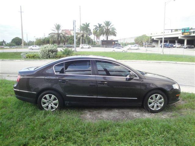 2008 Volkswagen Passat 4dr LX Auto 4WD 4x4 SUV