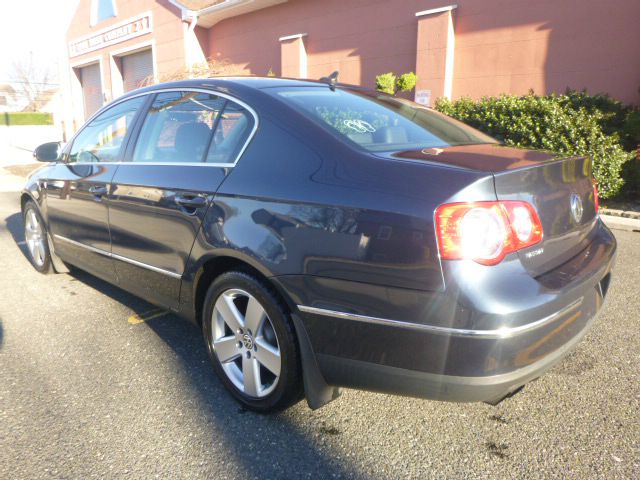 2008 Volkswagen Passat 4x4 LTZ