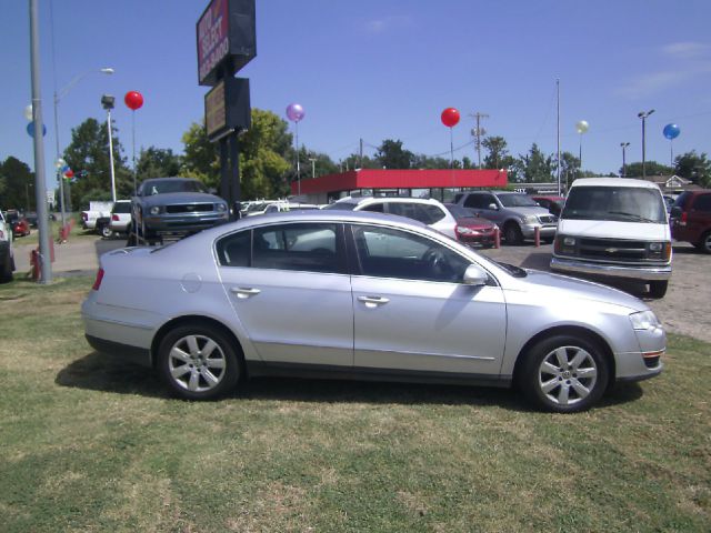 2008 Volkswagen Passat Series 4