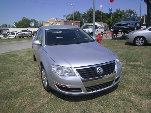 2008 Volkswagen Passat Series 4