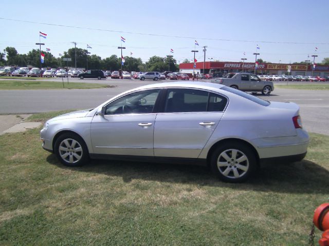 2008 Volkswagen Passat Series 4