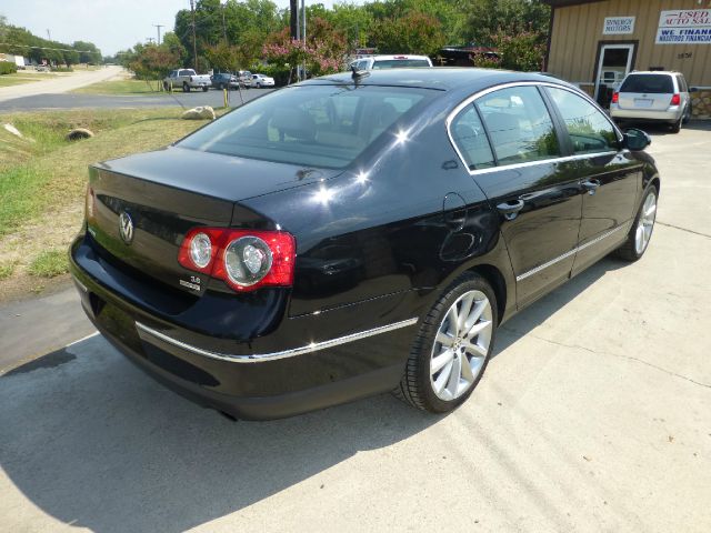 2008 Volkswagen Passat LE 4x43rd Row Leather