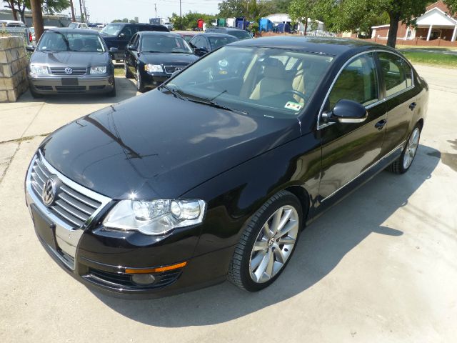 2008 Volkswagen Passat LE 4x43rd Row Leather