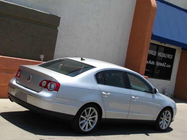 2008 Volkswagen Passat LT 4WD