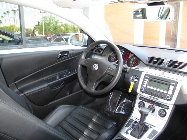 2008 Volkswagen Passat LT 4WD