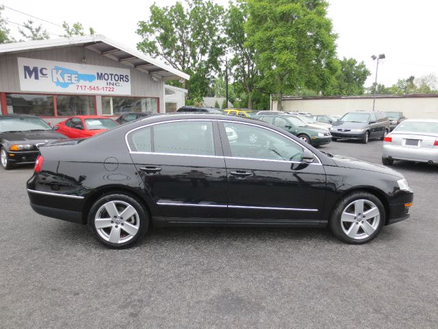 2009 Volkswagen Passat 4x4 LTZ