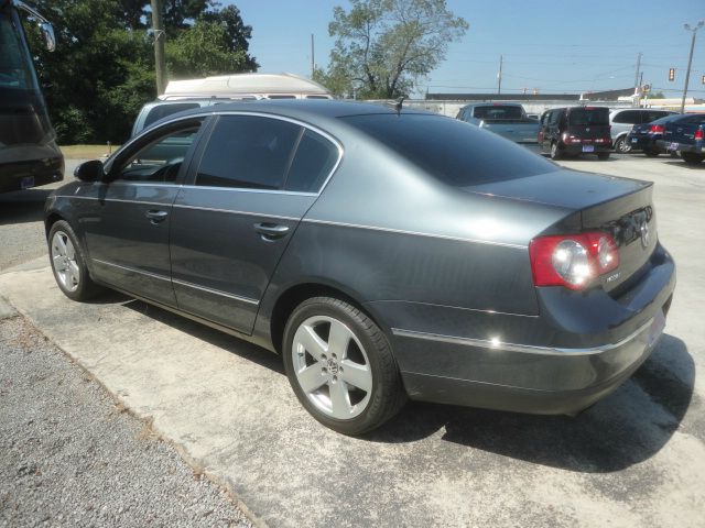 2009 Volkswagen Passat 4x4 LTZ