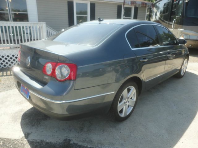 2009 Volkswagen Passat 4x4 LTZ