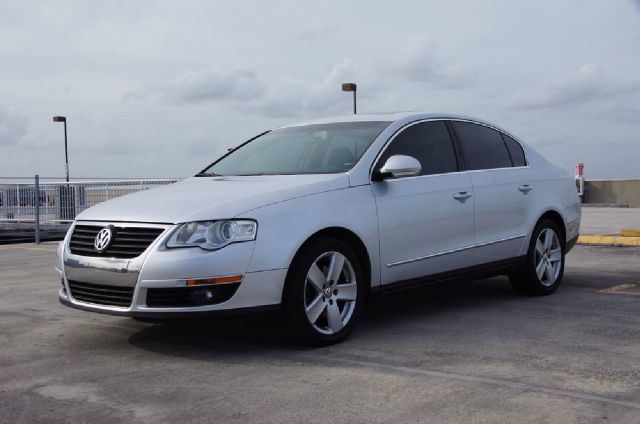 2009 Volkswagen Passat 4x4 LTZ