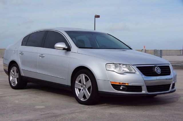 2009 Volkswagen Passat 4x4 LTZ