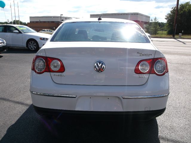 2009 Volkswagen Passat 4x4 LTZ