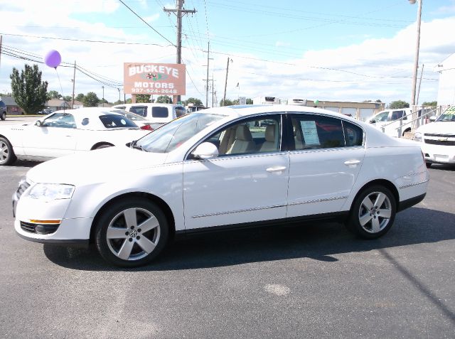 2009 Volkswagen Passat 4x4 LTZ