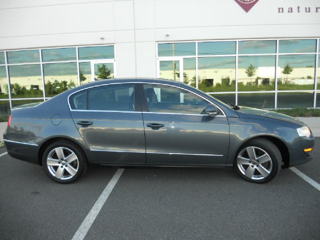 2009 Volkswagen Passat 4x4 LTZ