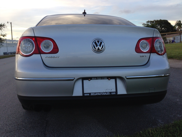 2009 Volkswagen Passat 4x4 LTZ