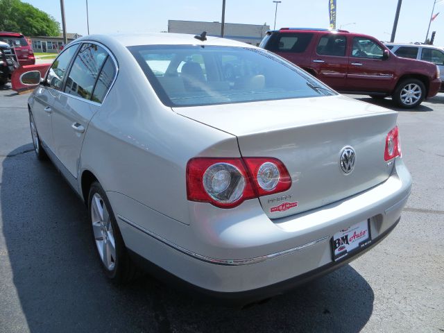 2009 Volkswagen Passat 4x4 LTZ