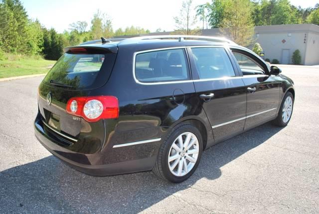 2010 Volkswagen Passat 4x4 LTZ