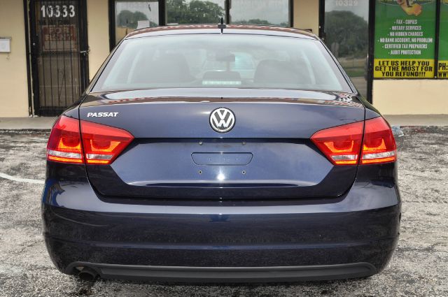 2012 Volkswagen Passat 4 Door SR5 V6 Reg Bed