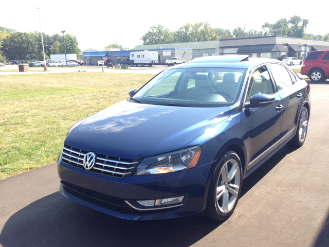 2012 Volkswagen Passat Laredo 4X4 I6