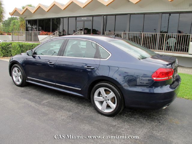 2012 Volkswagen Passat XLT Xcab5.4