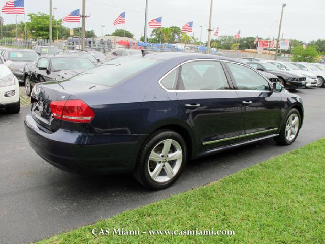 2012 Volkswagen Passat XLT Xcab5.4