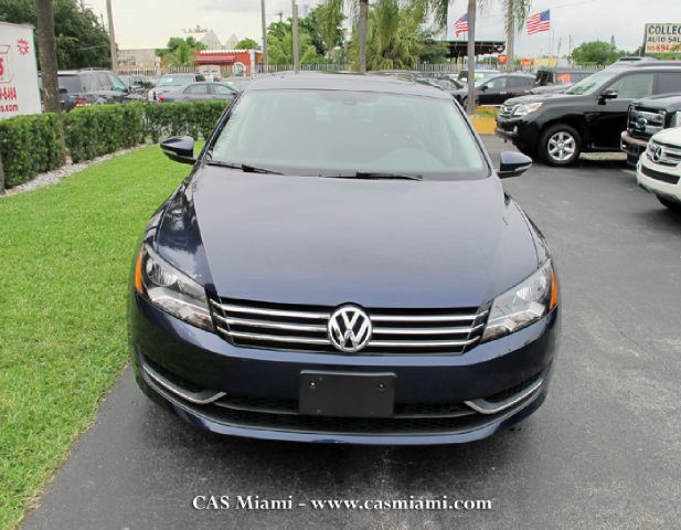 2012 Volkswagen Passat XLT Xcab5.4