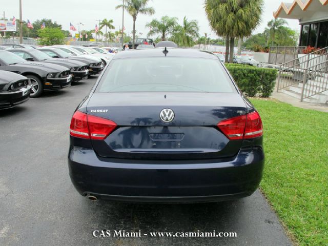 2012 Volkswagen Passat XLT Xcab5.4