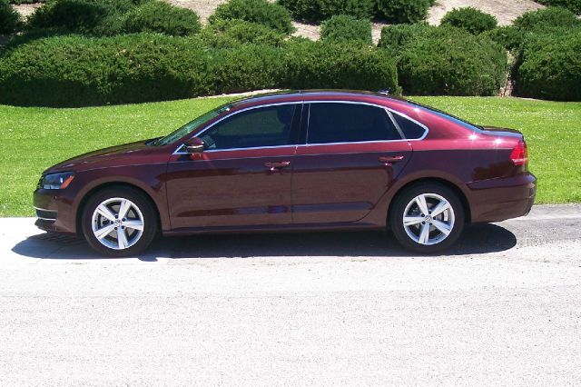 2012 Volkswagen Passat XLT Xcab5.4