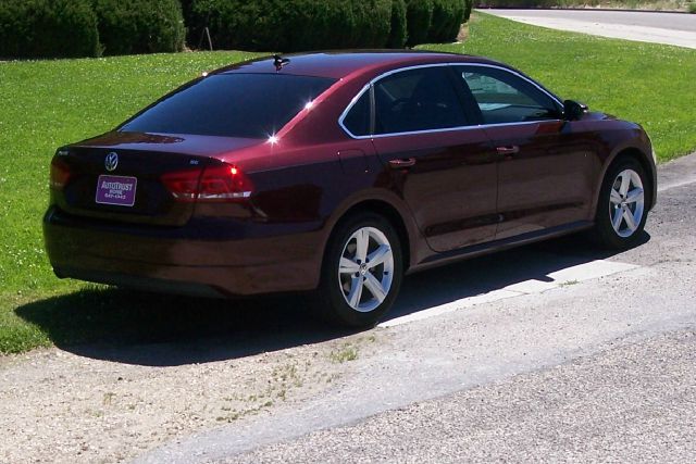 2012 Volkswagen Passat XLT Xcab5.4