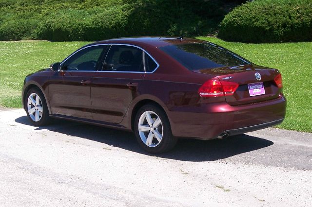 2012 Volkswagen Passat XLT Xcab5.4