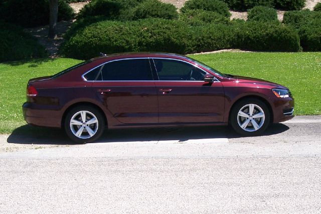 2012 Volkswagen Passat XLT Xcab5.4